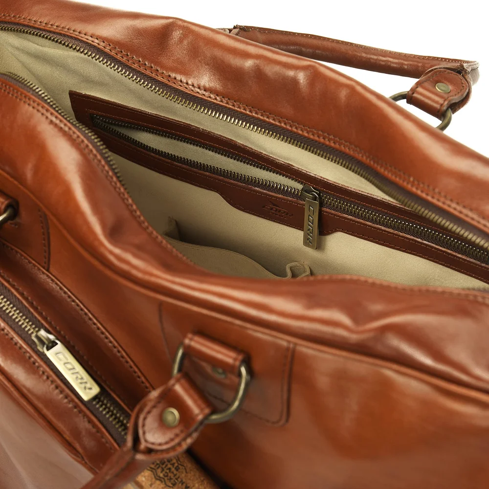 Cork Sports Bag Vintage Leather Brown – saco desportivo em pele vintage castanha com ferragens Silver - imagem 3