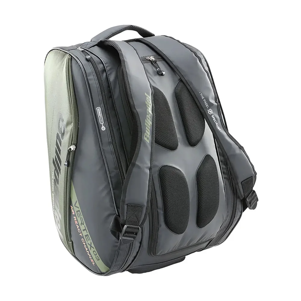 Bullpadel Vertex BPP-23001 – spacious racket bag with thermal protection - image 3