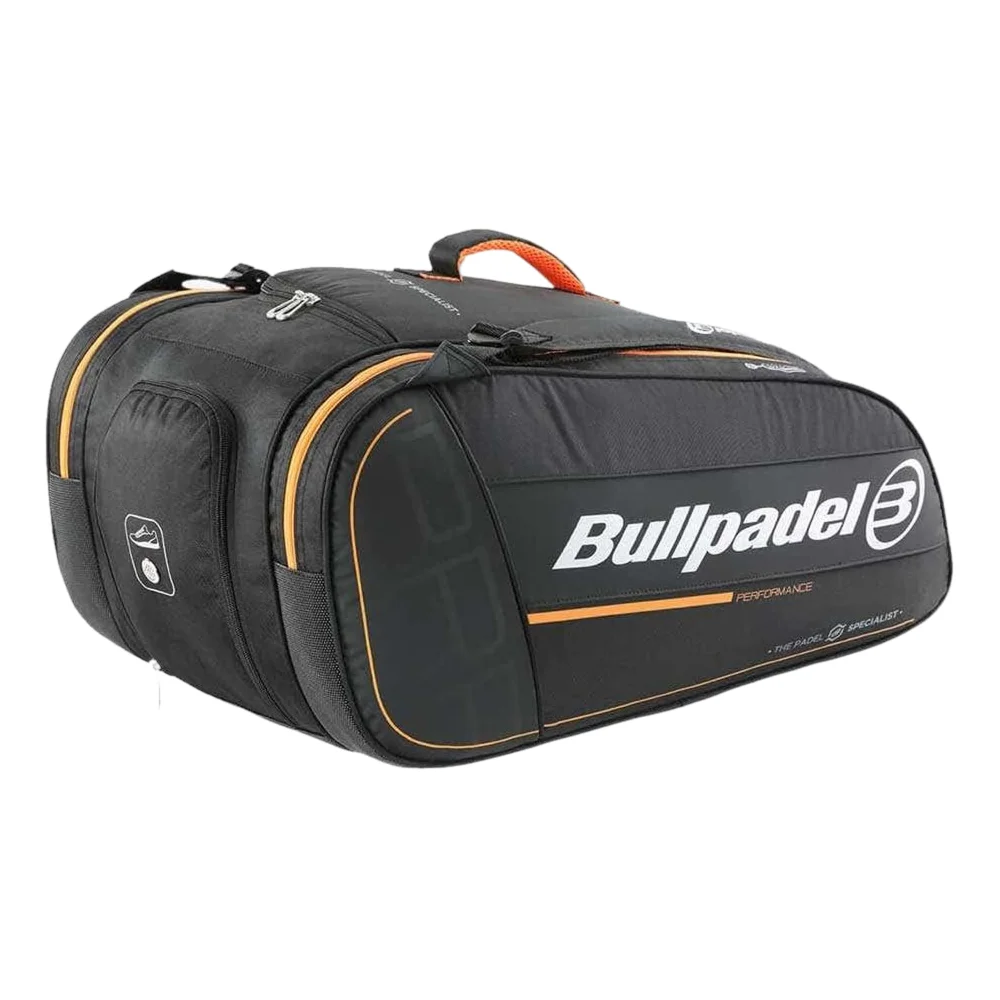 Bullpadel Performance 05 – spacious padel bag with thermal racket pockets - image 3